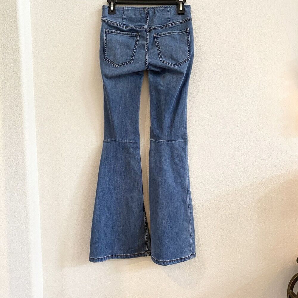 Free People Penny Pull On Flare Leg Jeans Size 25 Medium Wash - Picture 8 of 10